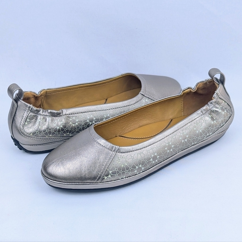 L'Amour Des Pieds Zaliyah Leather Flat Metallic Leather Memory Foam Taupe 9.5M